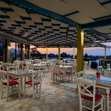 Hotel Kastro Maistro 2*