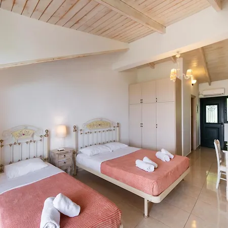 Hotel Kastro Maistro 2*