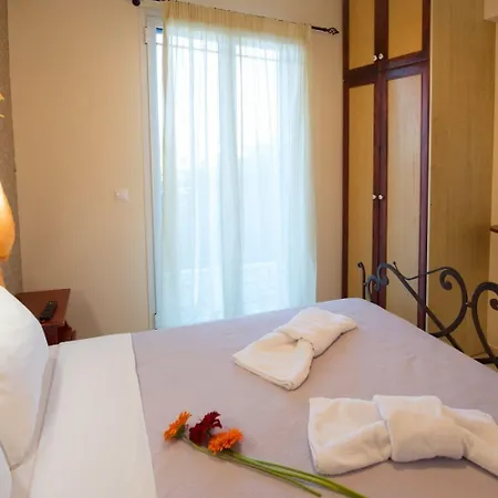 Kastro Maistro Hotel 2*