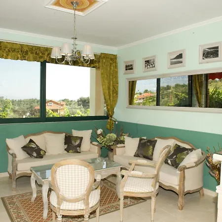 Kastro Maistro Hotel 2*